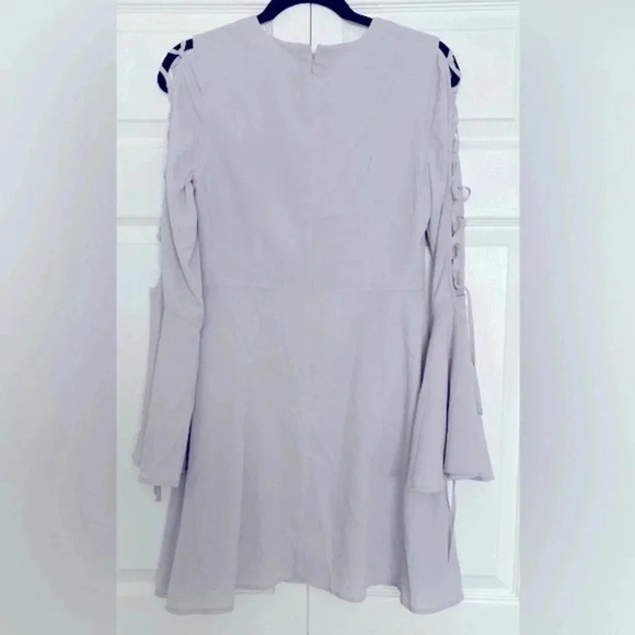J.O.A. Lulus Aura Women’s Gray Long Lace-up Bell Sleeve Mini Flare Medium EUC - Picture 9 of 11